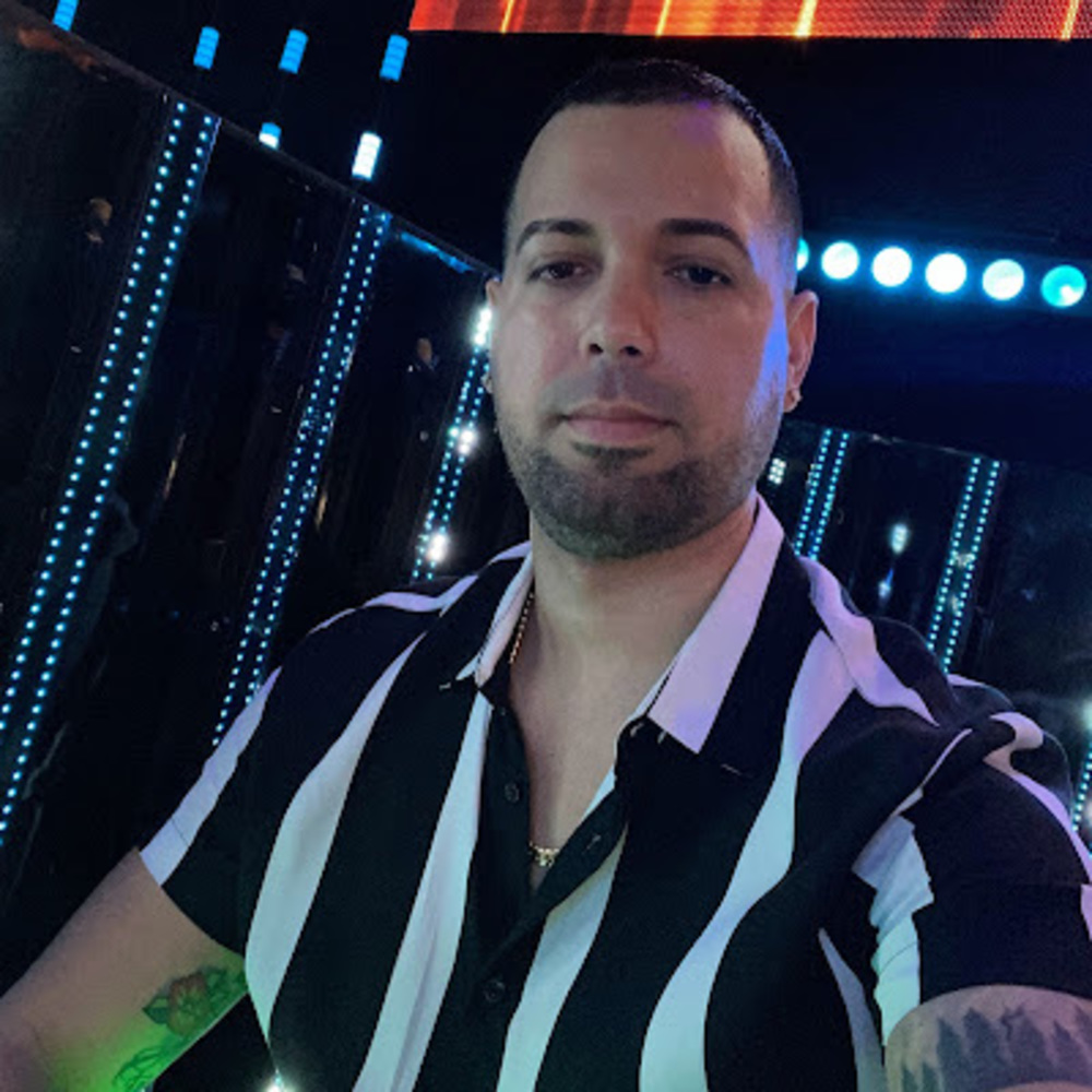 Meet your Posher, Ernesto